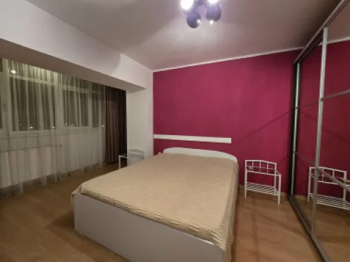 De inchiriat apartament cu 3 camere, Ultimul Leu, 600 Euro