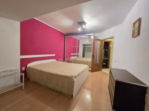 De inchiriat apartament cu 3 camere, Ultimul Leu, 600 Euro