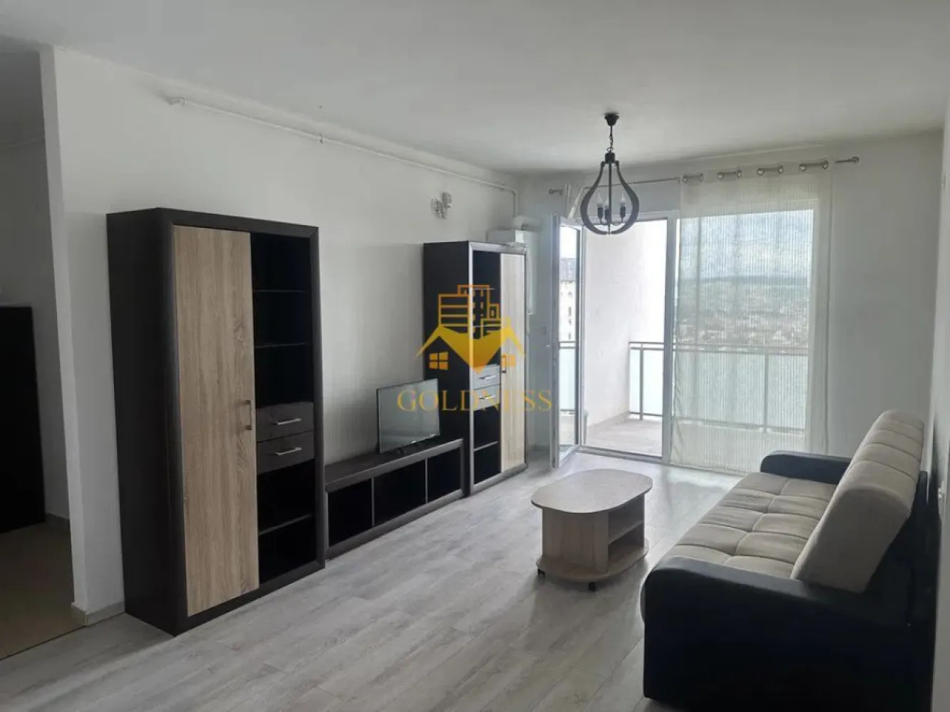 2 Camere, Open Space, garaj, Zona Grand Hotel Italia, Lidl, Buna Ziua - GOLDNESS Imobiliare vă propune spre închiriere un apartament cu 2 camere complet mobilat și utilat, la etajul 10 într-un imobil de 10 etaje, în cartierul Buna Ziua .
 Apartamentul este compartimentat astfel:
 Dispune de parcare subterana inclusa in pret !
 - dormitor cu pat matrimonial, dressing, noptiere
 - living cu bucatarie open-space complet utilată, canapea extensibla, loc de servit masa 
 - baie cu cabina de dus, calorifer port prosop inox și dulap pentru depozitare.
 - balcon de 8 mp.

Imobilul este dotat cu toate cele necesare - centrală proprie, mașină de spălat haine, frigider, plită electrică, hotă, TV, etc. 
Se află în apropierea stațiilor de transport în comun, magazine, restaurante, spații verzi, farmacii, etc. 

Dacă sunteți interesați de acest apartament și doriți să îl vizionați, dar și pentru alte oferte sau detalii nu ezitați să ne contactați telefonic sau prin e-mail - goldnessimobiliare@gmail.com. Vă stăm la dispoziție!
Pentru intermediere se percepe un comision de 50% din prețul chiriei!