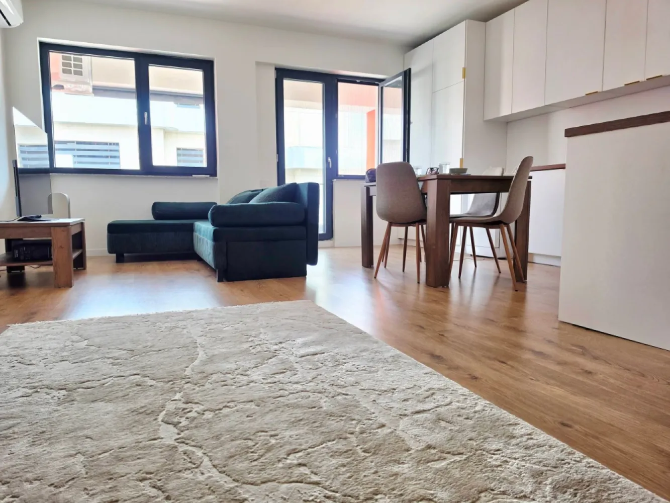 APARTAMENT 2 CAMERE +, complet mobilat si utilat