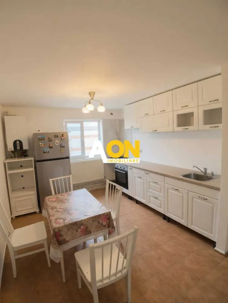 Apartament 2 camere Cetate - Aon Imobiliare va ofera spre vanzare un apartament compus din 2 camere, bucatarie, baie, balcon, in suprafata utila de 50 mp, situat in apropiere de piata, scoli, gradinite, supermarket precum si de zona turistica Cetatea Alba Carolina.
Apartamentul este izolat, detine acoperis nou si se vinde partial mobilat. Proprietarul accepta credit.
ID CP3101084