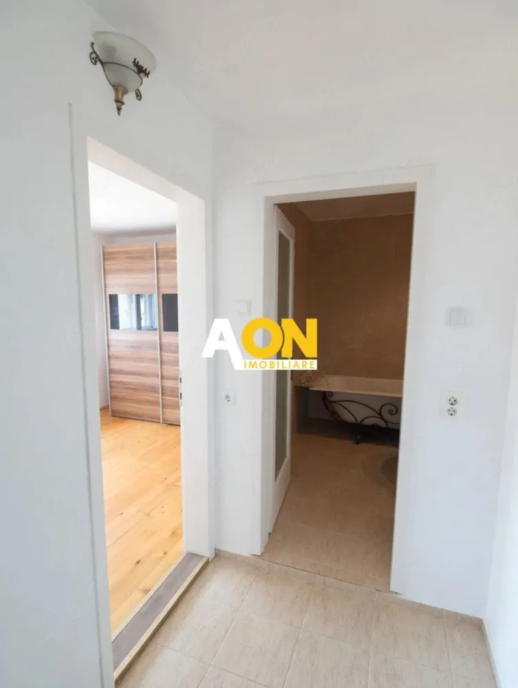 Apartament 2 camere Cetate - Aon Imobiliare va ofera spre vanzare un apartament compus din 2 camere, bucatarie, baie, balcon, in suprafata utila de 50 mp, situat in apropiere de piata, scoli, gradinite, supermarket precum si de zona turistica Cetatea Alba Carolina.
Apartamentul este izolat, detine acoperis nou si se vinde partial mobilat. Proprietarul accepta credit.
ID CP3101084