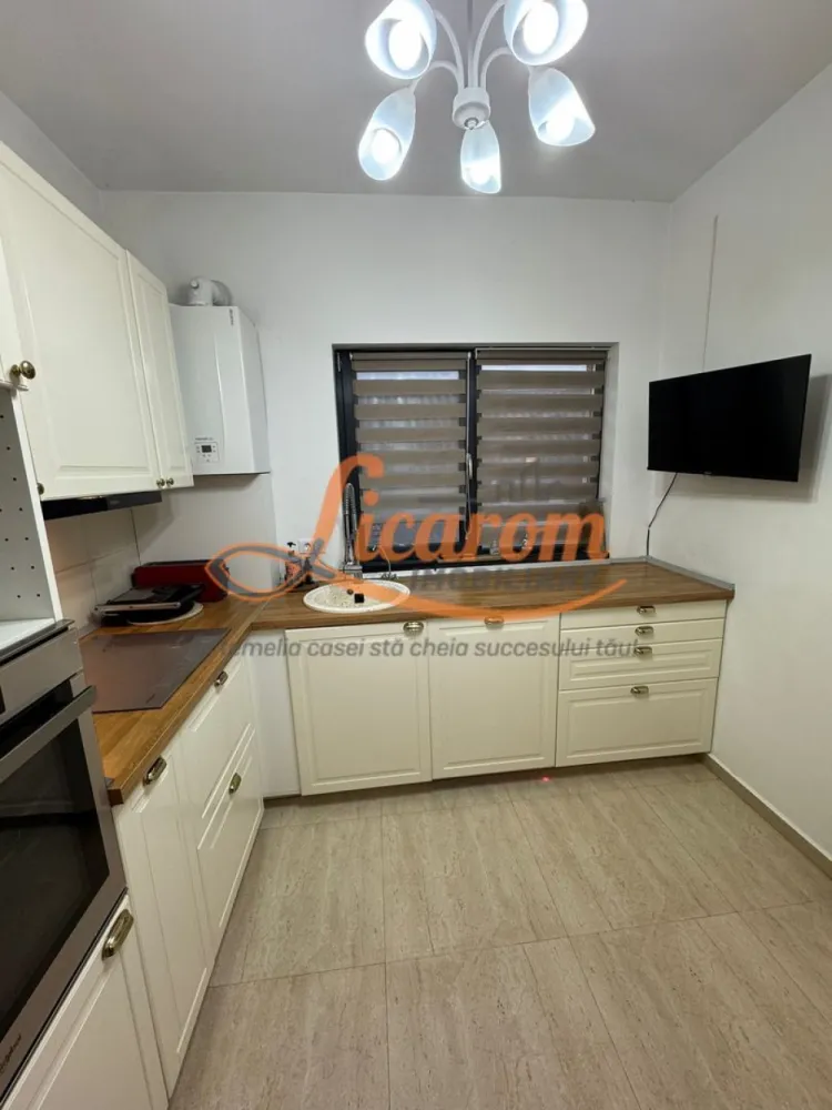 Duplex la cheie P+1+M in Loc.Alexandria,jud Teleorman,pret 190000Euro - Agentia Licarom Imobiliare propune spre vanzare un duplex desfasurat pe P+1+M , in localitatea Alexandria, judetul Teliorman. intr-un carter nou si linistit. Anul constructiei este 2022 iar din 2023 se locuieste . CAsa se da mobilata si utilata.
La Parter avem o livingcomun cu bucataria, o baie si casa scarii , la etajul 1 avem trei dormitoare si o baie iar la mansarda avem un dresing spalatoria cu uscatorie si o camera. Amprenta la sol este de 54 mp / nivel iar curtea libera este de 90 mp Casa se vinde mobilata si utilarta.Pentru mai multe detalii sau programari la vizionare sunati la 0741059397.