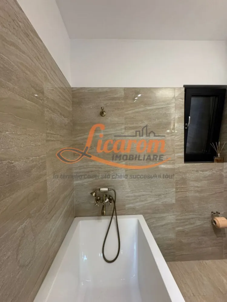 Duplex la cheie P+1+M in Loc.Alexandria,jud Teleorman,pret 190000Euro - Agentia Licarom Imobiliare propune spre vanzare un duplex desfasurat pe P+1+M , in localitatea Alexandria, judetul Teliorman. intr-un carter nou si linistit. Anul constructiei este 2022 iar din 2023 se locuieste . CAsa se da mobilata si utilata.
La Parter avem o livingcomun cu bucataria, o baie si casa scarii , la etajul 1 avem trei dormitoare si o baie iar la mansarda avem un dresing spalatoria cu uscatorie si o camera. Amprenta la sol este de 54 mp / nivel iar curtea libera este de 90 mp Casa se vinde mobilata si utilarta.Pentru mai multe detalii sau programari la vizionare sunati la 0741059397.
