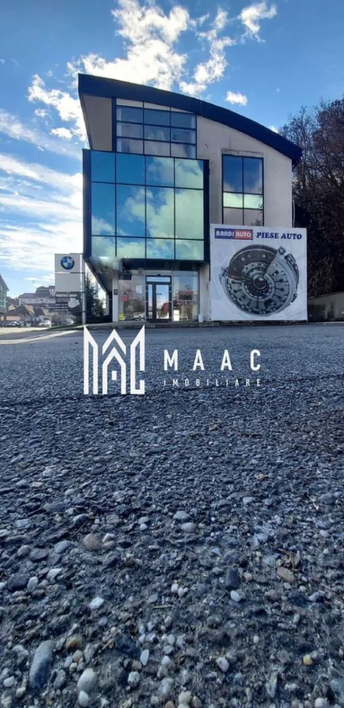 Spatiu Comercial | Nord| 760MP | Pretabil Clinica - MAAC Imobiliare vă propune spre vânzare o clădire de birouri / spațiu comercial, ideală pentru clinică medicală, situată într-o zonă premium din Râmnicu Vâlcea, pe Calea lui Traian, în imediata vecinătate a Spitalul Județean de Urgență Vâlcea. Imobilul este construit în anul 2012, are regim de înălțime P+2 și dispune de o suprafață totală utilă de 760 mp, fiind amplasat pe un teren cu suprafața totală de 626 mp, la care se adaugă 628 mp teren aferent exclusiv construcției. Suprafață construită la sol: 280,7 mp Acces: 2 intrări independente – ideal pentru circuite separate (pacienți/personal) Destinație: clinică medicală, cabinete individuale, centru de recuperare, spații de birouri, activități comerciale Un avantaj major al proprietății îl reprezintă parcarea generoasă: * 12 locuri de parcare private, cu acces securizat prin barieră * 14 locuri de parcare publice, disponibile în imediata apropiere Datorită poziționării excelente, vizibilității foarte bune și proximității față de unități medicale și instituții publice, această clădire reprezintă o oportunitate solidă de investiție, fiind ideală atât pentru desfășurarea directă a unei activități medicale, cât și pentru achiziție cu scop investițional. Pentru detalii suplimentare și vizionări, MAAC Imobiliare vă stă la dispoziție. ID: CP2873255 }}