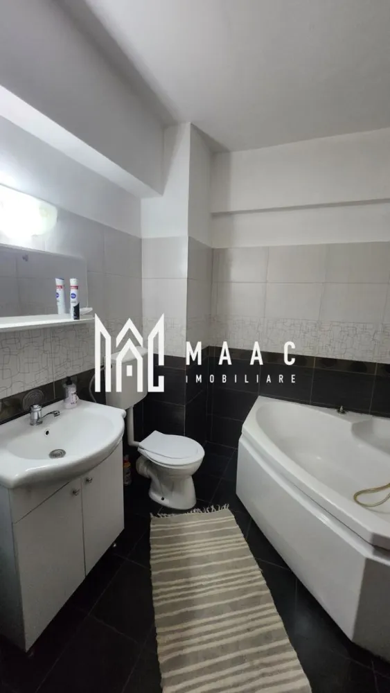 Apartament 2 camere | Nord Shopping City - Apartsment 2 camere semidecomandat / Bloc nou / Etaj 4/5 Maac imobiliare va propune spre inchiriere un apartament cu 2 camere situat la etajul 4/5 intr-un bloc nou, in imediata apropiere a Shopping City Rm.Valcea. Apartamentul este disponibil imediat si este complet mobilat si utilat. Compartimentarea este ideala si dispune de spatii de depozitare generoase. -Bucatarie inchisa, complet mobilata -Hol -Dormitor -Baie -Living -Balcon generos cu privelieste superba ID Cp2870383 }}