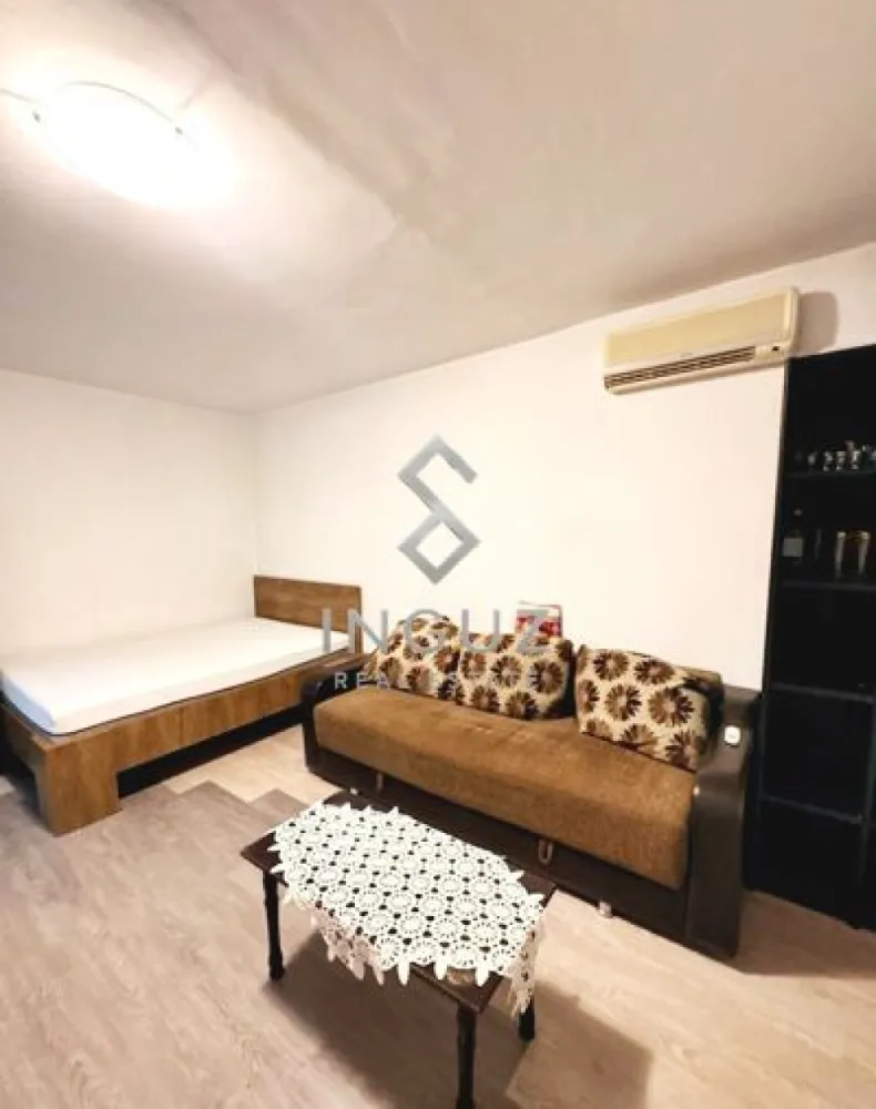 Garsonieră modernă de închiriat – Tei, Sector 2, București - Garsonieră modernă de închiriat – Tei, Sector 2, București ⬇️ العربية بالأسفل ⬇️
370 € / lună | 42 mp | 5 minute de UTCB

Garsonieră spațioasă, complet mobilată și utilată, gata pentru mutare imediată. Ideală pentru studenți sau pentru o persoană care caută confort și acces rapid către facultate și mijloace de transport.

Detalii apartament:
• Suprafață: 42 mp
• Etaj: Parter / 10
• Încălzire centralizată
• Bucătărie separată
• Debara
• Lift
• Disponibilă imediat
• Se acceptă studenți

Complet utilată:
• Aragaz
• Frigider
• Cuptor cu microunde
• Mașină de spălat
• Uscător de rufe
• Pat
• Canapea
• Dulap
• TV
• Comode și spații multiple de depozitare

Locație:
Str. Alexandru cel Bun nr. 12
La doar 5 minute de mers pe jos de UTCB

Preț:
• 370 € chirie
• 370 € garanție
• + 50% comision agenție

━━━━━━━━━━━━━━

استوديو حديث للإيجار – تي، القطاع 2، بوخارست

370 يورو / الشهر | 42 متر | 5 دقائق من UTCB

استوديو واسع ومجهز بالكامل، جاهز للسكن فوراً، مناسب جداً للطلاب أو لشخص يبحث عن الراحة وموقع قريب من الجامعة والمواصلات.

تفاصيل الشقة:
• 42 متر مربع
• طابق أرضي من 10
• تدفئة مركزية
• مطبخ منفصل
• غرفة تخزين
• مصعد
• متاح فوراً
• مناسب للطلاب

مجهزة بالكامل:
• غاز
• ثلاجة
• ميكروويف
• غسالة ملابس
• نشافة
• سرير
• كنبة
• خزانة
• تلفزيون
• مساحات تخزين متعددة

العنوان:
Str. Alexandru cel Bun nr. 12
فقط 5 دقائق مشياً من جامعة UTCB

السعر:
• 370 يورو إيجار
• 370 يورو تأمين
• + 50% عمولة المكتب