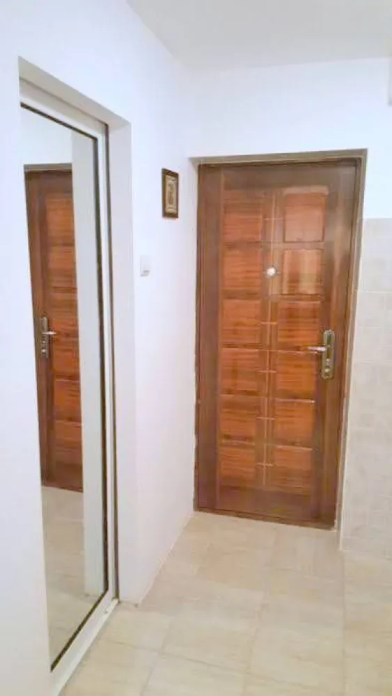 De vanzare garsoniera micro 40, et. 3/3, 27.000 euro