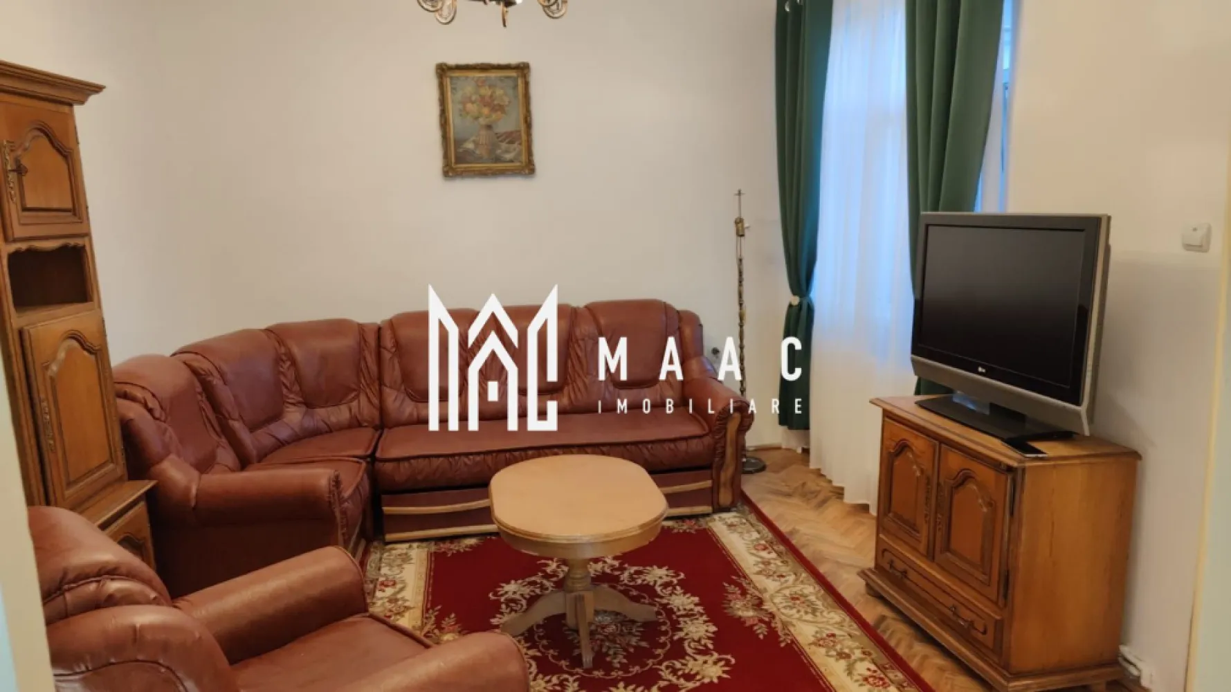 Apartament 2 camere I Centrala I Pretabil spatiu comercial - MAAC Imobiliare vă propune spre vânzare un apartament la casă situat în zona centrală, o proprietate potrivită pentru locuire sau investiție, datorită amplasării într-o zonă cu acces rapid către principalele puncte de interes ale orașului.

Apartamentul este poziționat la parter și are o suprafață utilă de 55 mp, fiind compartimentat eficient pentru a oferi confort și funcționalitate. Spațiile sunt bine delimitate, ceea ce permite o organizare practică a locuinței, fiind potrivit atât pentru locuire personală, cât și pentru închiriere pe termen lung.

Compartimentarea apartamentului este următoarea:
-dormitor
-living
-bucătărie
-baie

Locuința se predă la cheie, oferind viitorului proprietar posibilitatea de a se muta imediat sau de a valorifica proprietatea ca investiție într-o zonă centrală a orașului.

Amplasarea în zona centrală asigură acces rapid către magazine, instituții, transport public și alte facilități urbane, ceea ce face ca această proprietate să fie o opțiune atractivă pentru cei care își doresc să locuiască aproape de centrul orașului.

Pentru mai multe detalii, vă rugăm să menționați telefonic că ați văzut anunțul cu CP1458793.