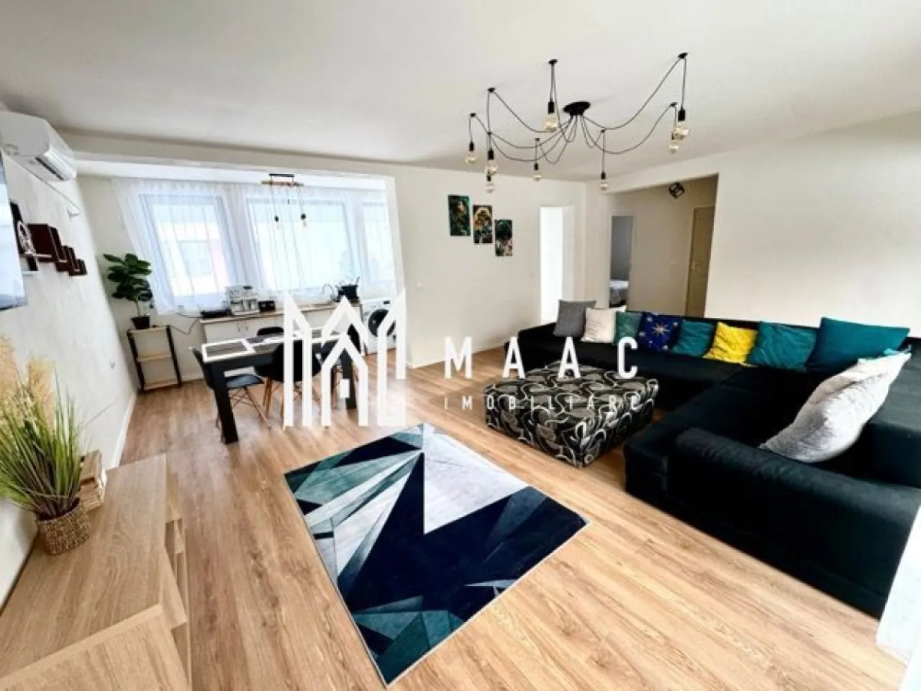 Casa 3 Camere | 70MPU | Vedere spre Munte | Tocile - MAAC Imobiliare vă propune spre închiriere o casa moderna, finalizata în anul 2024, situata într-o zonă liniștită din Tocile, la câteva minute de Sibiu. Detalii proprietate: • Suprafață utilă: 70mpu • Compartimentare: 3 camere decomandate • Regim de înălțime: parter • Curte individuală împrejmuită, amenajată și pavata • Parcare în fața imobilului Detalii tehnice: • Structură din cărămidă Porotherm • Ciment Holcim și materiale de calitate • Izolație exterioară de 10 cm • Ferestre termopan cu 7 camere și 2 foi de sticlă • Predare la cheie Conditii de inchiriere: Garantie: se percepe garantie in cuantumul unei chirii lunare Nu se accepta animale de companie Pentru mai multe detalii sau pentru programarea unei vizionări, vă rugăm să ne contactați și să menționați ID-ul proprietății: CP2795931. }}