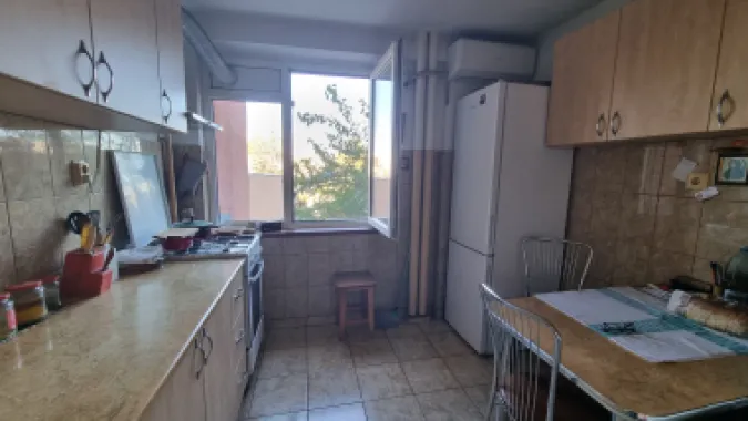 Apartament 3 camere Stefan cel Mare