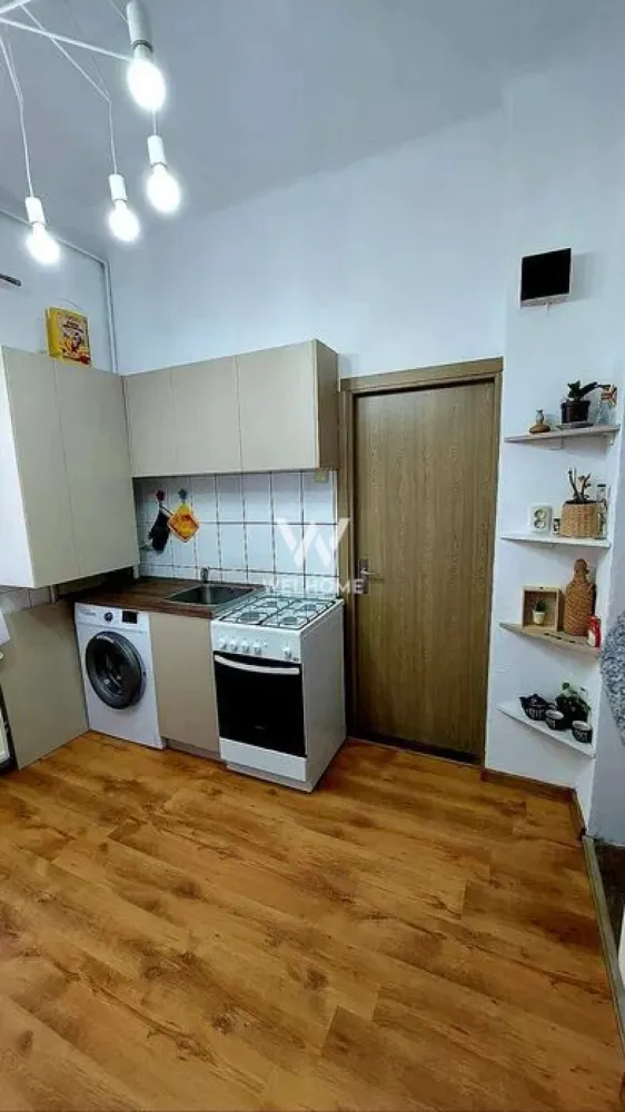 Garsoniera decomandata Bd. Victoriei, laga Parcul Sub Arini - Garsoniera cu bucatarie separata - Bd Victoriei, Sibiu

- Suprafata utila: 42mp
- Situata intr-o zona linistita, in apropiere de parcul Sub Arini.
- Apartamentul se afla la etajul 1.
- Locuinta este mobilata si utilata, fiind alcatuita dintr-un dormitor, hol de distributie comun, bucatarie separata si baie.
- Acces auto cu parcare proprie.
Disponibil IMEDIAT!.

Chirie lunara: 320 Euro + se percepe garantie
Comision client: 50% din prima chirie

Contact: +40747.639.802