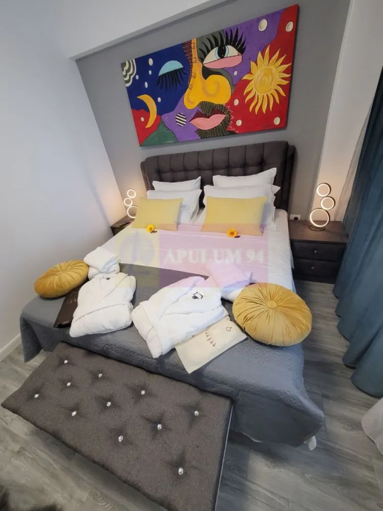 Apartament in prima linie parter cu vedere la mare.