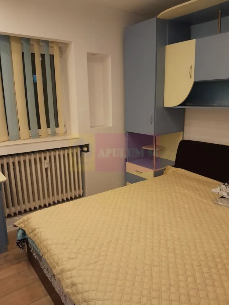Inchiriere 2 cam Valea lunga - 400 eur - Compania imobiliara Apulum94 are placerea sa va aduca in atentie pentru inchiriere, un apartament cu 2 camere, aflat pe strada Valea Lunga (intre statiile de metrou Pacii si Gorjului).

Este disponibil imediat! Dotat cu toate cele necesare. Nu este incl;us loc parcare.

Din pacate proprietarul nu accepta animale de companie si straini !

Inchiriere pe termen lung. 

Pentru informatii suplimentare sau vizionari, astept sa ma contactati.

Aurelian Popescu
0733.683.456
Apulum94 - Un partener de cursa lunga!