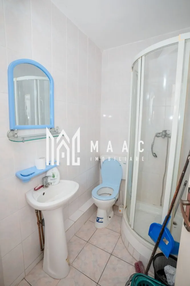 Apartament 2 camere | Pretabil Spatiu Comercial | Zona Nord - Apartament pretabil spatiu Comercial, 2 camere – zona Nord, Râmnicu Vâlcea MAAC Imobiliare vă propune spre vânzare un apartament cu 2 camere modificat in spatiu comercial si intrare stradala, situat într-o zona Nord. Este o alegere ideală pentru investiție, fiind disponibil imediat pentru vanzare si este pretabil pentru inchiriere sau activitati comerciale. Pentru mai multe detalii și programarea unei vizionări, contactați echipa MAAC Imobiliare Râmnicu Vâlcea. CP2872963 }}