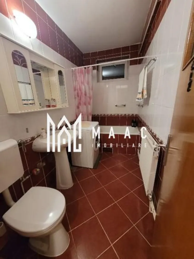 Apartament 2 camere | 50 MPU | Etaj 1 | Zona Hipodrom 1 - MAAC Imobiliare vă propune spre vânzare un apartament cu 2 camere, situat la etajul 1 al unui imobil cu regim de înălțime P+4, ideal atât pentru locuire, cât și pentru investiție. Apartamentul are o suprafață utilă de 50 mp și beneficiază de reabilitare termică, cu izolație dublă la exterior, oferind un confort termic sporit și costuri reduse de întreținere. Compartimentarea este practică și funcțională, fiind compusă din bucătărie separată, living, dormitor, baie cu geam pentru aerisire naturală și balcon închis cu tâmplărie termopan. Proprietatea se predă complet mobilată și utilată, exact ca în fotografii, fiind pregătită pentru mutare imediată. Pentru mai multe detalii sau pentru a programa o vizionare, vă rugăm să ne contactați. Specificați ID-ul CP2869841. }}