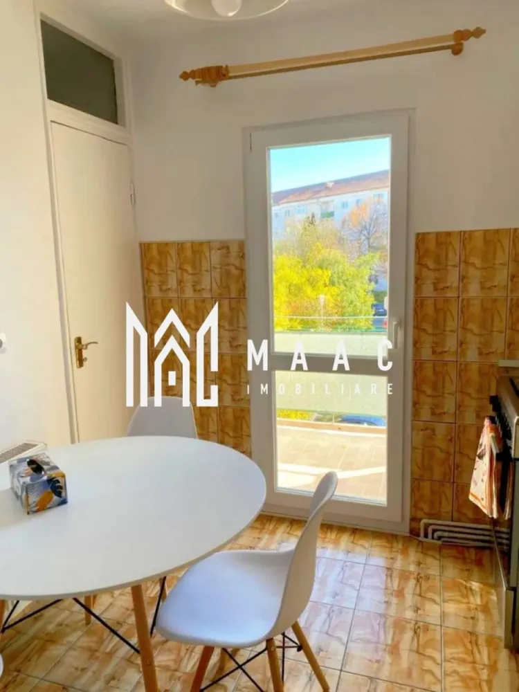 Apartament de Închiriat | 2 camere | Decomandat | Central - MAAC Imobiliare vă propune spre închiriere un apartament cu 2 camere, decomandat, situat la etajul 2, aproape de centrul orașului, ideal pentru cineva care dorește acces rapid la puncte de interes. Locuința dispune de mobilier nou și electrocasnice noi,mobilat și utilat, fiind dotat cu centrală termică proprie pentru un confort optim. Interiorul este amenajat modern și se prezintă în condiții excelente. Se solicită încheierea contractului pe termen lung. Se percepe garanție în cuantumul unei chirii.Nu se acceptă animale de companie. Pentru vizionări sau mai multe detalii contactați-ne și specificați ID:CP2875805 }}