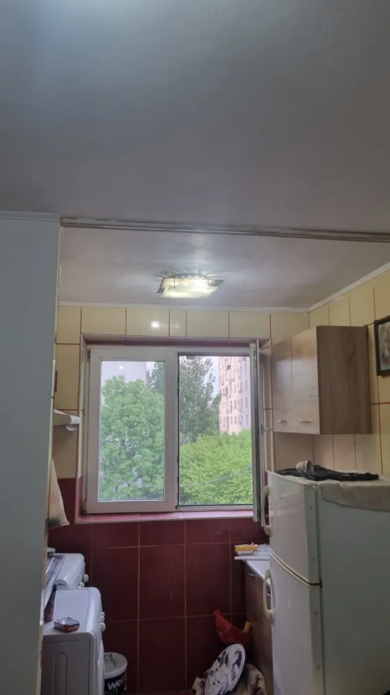 Vând garsoniera Rahova - Vând garsoniera 15 mp,etaj 4/4,zona Rahova,soseaua Sălaj,direct propietar,zona curata și linistita,preț 21000 euro negociabil&nbsp;