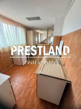 Inchiriez apartament la casă, zona Lazaret la 3 minute de Gara !!