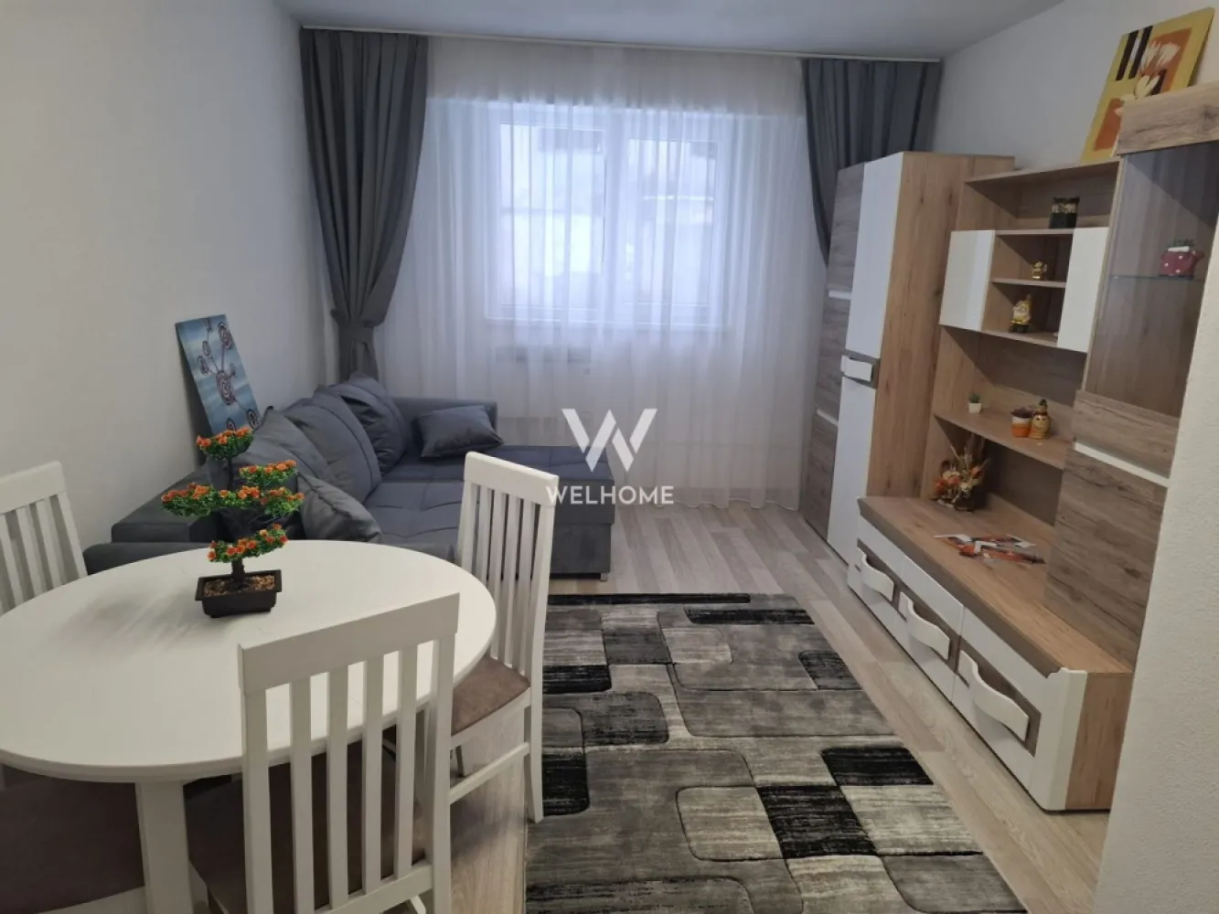 Garsoniere de vânzare – bloc cu mai multe unități | Predare la cheie - Se vând garsoniere într-un bloc cu mai multe unități locative, ideale pentru locuit sau investiție. Fiecare garsonieră are o suprafață de 21,7 mp și se predă la cheie, cu finisaje moderne și compartimentare eficientă. Fotografiile sunt cu titlu de prezentare, ilustrând o posibilă variantă de amenajare. Opțional, contra cost, garsonierele pot fi predate complet mobilate și utilate, în funcție de preferințele cumpărătorului. Caracteristici: suprafață: 21,7 mp predare la cheie finisaje moderne baie complet finisată racordate la toate utilitățile contorizare separată 💰 Preț: 23.500 € / garsonieră Pentru mai multe informații sau pentru programarea unei vizionări, vă stau la dispoziție. Tel:0740154900 }}