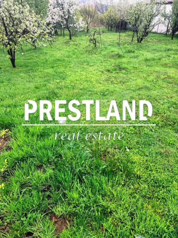 Teren constructie casă de vacantă !! - Vand teren extravilan cu utilității(apa, canal curent) pretabil casa de vacanță sau pnvestiție imobiliară !!

 Terenul o panoram deosebită la munții este inchis cu gard are cu pomi fructiferi și are deschdere mare la drum cu utilitații(apa, canal, curent).

Oferim clienților următoarele servicii: 
- consultanta obținere credite bancare; 
- servicii notariat; 
- servicii de topografie(schiță, releveu); 
- certificate energetice imobile; - asigurări; 
- servicii de evaluare; - consultanta juridica;
