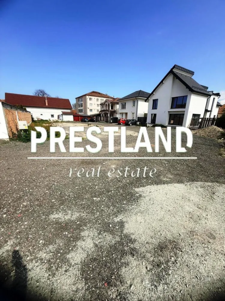 Teren intravilan de constructie casă S+P+D+P+M !! - Vând teren de constructie casa in zona centrala a Sibiului intru-un cartier privat unde predomina case noi, in suprafată de 692 mp, cu deschidere la drum de 21 ml.

 Terenul are toate utilitațile(apa, canal, curent gaz) !!

Oferim clienților următoarele servicii:
- consultanta obținere credite bancare;
- servicii notariat;
- servicii de topografie(schiță, releveu);
- certificate energetice imobile;
- asigurări;
- servicii de evaluare;
- consultanta juridica;