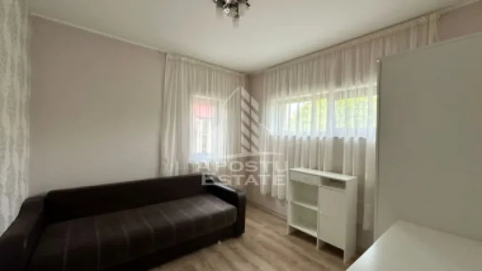 Apartament de vanzare cu 3 camere, etajul intai, Dumbravita