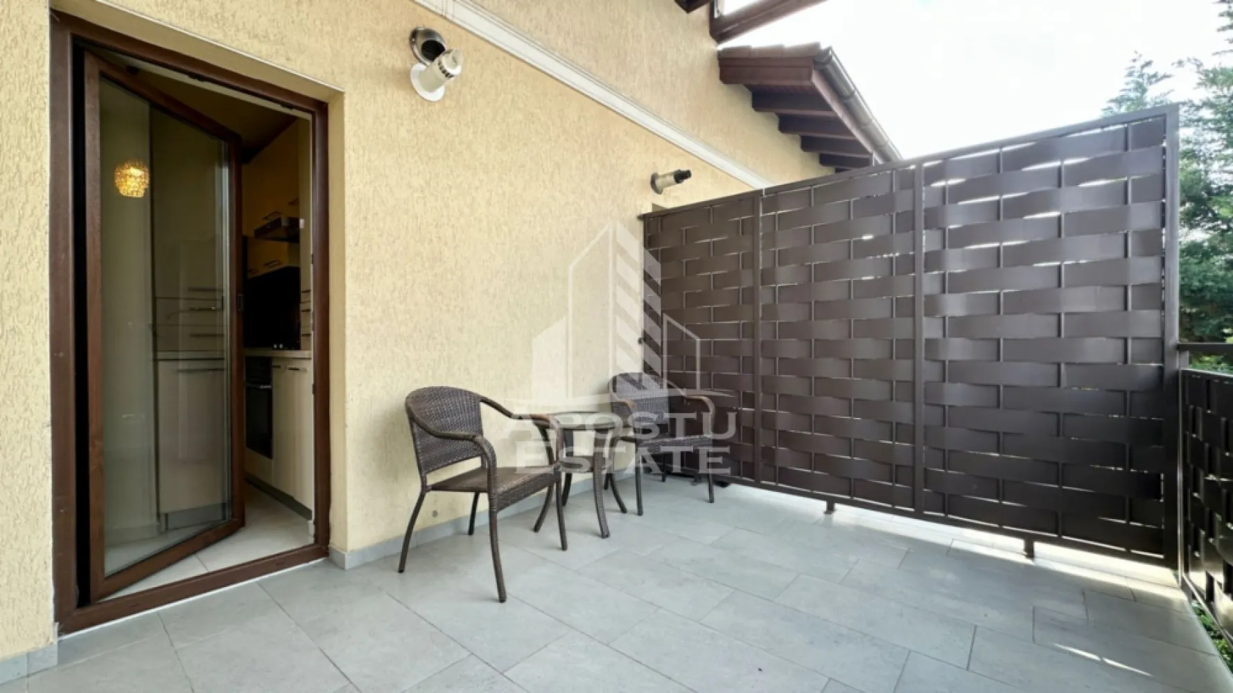 Apartament de vanzare cu 3 camere, etajul intai, Dumbravita