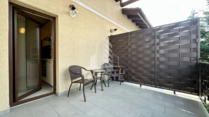 Apartament de vanzare cu 3 camere, etajul intai, Dumbravita