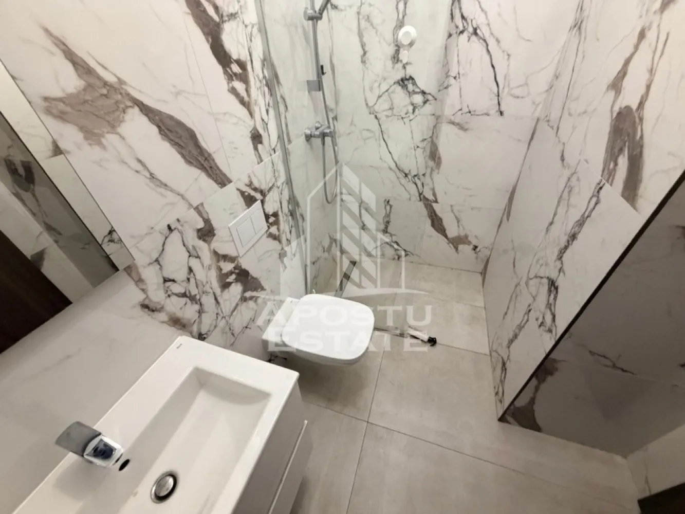 Apartament 3 camere, de inchiriat, Liviu Rebreanu, 2 bai, Parcare