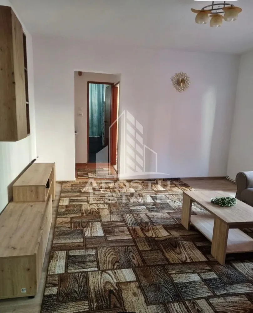 Apartament 2 camere ,de închiriat ,Pet Friendly, Girocului ,Timișoara - Agentia imobiliara APOSTU ESTATE va propune spre inchiriere un apartament cu 2 camere, spatios si luminos, situat in zona Girocului, o zona linistita si bine pozitionata din Timisoara, potrivit pentru cupluri,familii, sau studenti care isi doresc o locuinta unde sa se simta confortabil si cu acces facil catre scoli, statii de autobuz, supermarketuri , magazine de zona, parcuri.

Suprafata utila: 55 mp
Compartimentare eficienta:
-Hol de acces generos
-Bucatarie complet mobilata si utilata, cu loc de luat masa
-Living luminos si spatios
-Dormitor mobilat si utilat
-Baie prevazuta cu cada

Confort si facilitati:
-Incalzirea apartamentului: centrala proprie 
-Apartamentul este complet mobilat si utilat
-Se accepta animale de companie de catre proprietar ( pisicuța ) 

Localizare:
-Timis,Timisoara, zona Girocului – acces facil spre magazine, supermarketul Lidl, scoli, parcuri si mijloace de transport in comun.

Ideal pentru:
-Cupluri
-Studenti

Pret chirie lunara: 380 euro 
Programeaza o vizionare pentru a-ti putea imagina viitorul aici!
ID intern: CP3093899