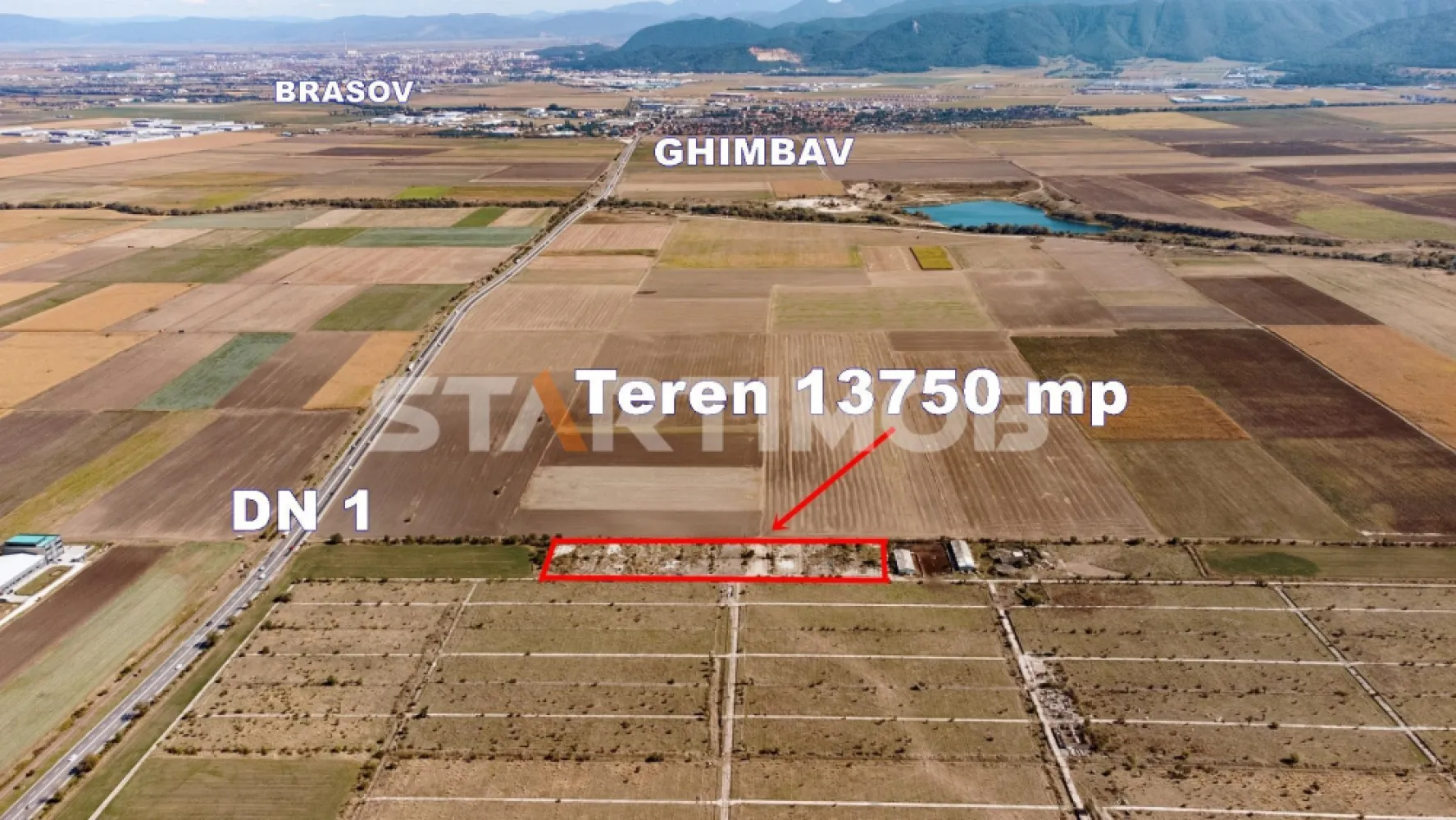Teren Industrial Sere Codlea - STARTIMOB va propune spre achizitie, in sistem de Reprezentare Exclusiva si cu COMISION 0% din partea cumparatorului, un teren intravilan cu suprafata de 13.750 mp, situat in zona fostelor sere ale orasului Codlea, cu acces facil din DN1.

Proprietatea se incadreaza in categoria terenurilor cu destinatie industriala, si necesita PUZ . Terenul dispune de certificat de urbanism, iar parametrii urbanistici prevazuti permit un POT maxim de 60%, un CUT de pana la 1,8 si un regim de inaltime de maximum P+2, ceea ce ofera flexibilitate ridicata pentru dezvoltari de tip hale, spatii logistice, centre de productie sau depozitare.

Terenul se afla intr-o zona bine conturata din punct de vedere industrial, cu acces la infrastructura rutiera principala si la utilitati in proximitate. Drumurile adiacente sunt deja trasate, iar distanta redusa pana la DN1 garanteaza conectivitate excelenta cu Brasov, Ghimbav, Codlea si autostrada in constructie.

Forma regulata a terenului si urmele de fundatii existente pot reprezenta un avantaj in planificarea unei viitoare constructii. Prin pozitia sa strategica si suprafata generoasa, aceasta proprietate reprezinta o oportunitate solida pentru investitori sau dezvoltatori care urmaresc extinderea activitatii in zona metropolitana Brasov.

Pret vanzare 385.000 Euro (28 EUR/mp ) .

Proprietatea este detinuta de catre o: persoana juridica.

Detalii la nr. de telefon : 0767.500.400, persoana de contact - Marius Stoica.