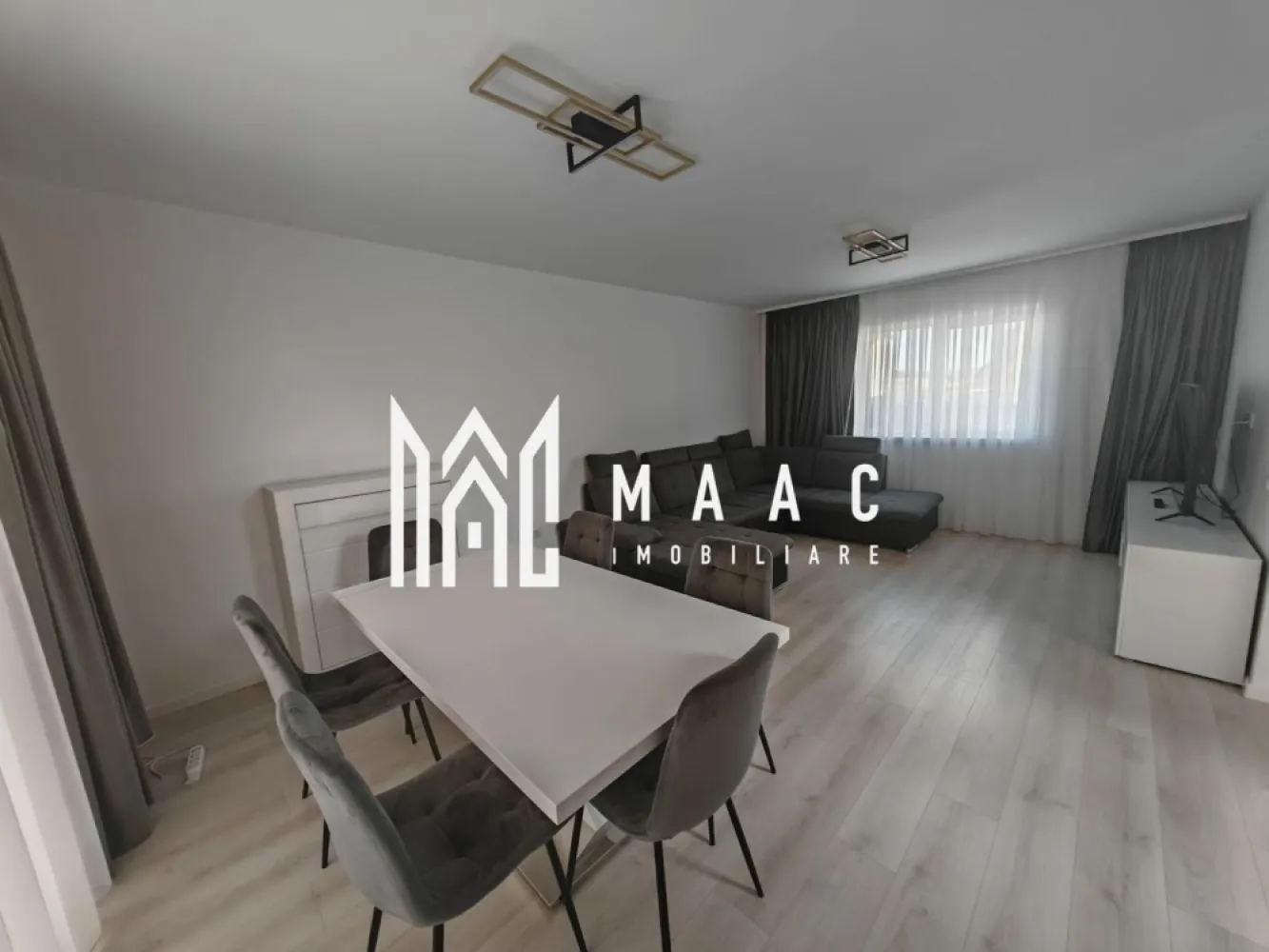 Casa 4 camere | 150mp | Terasa | Vasile Aaron - Selimbar - MAAC Imobiliare ofera spre inchiriere casa noua tip duplex, moderna, complet utilata si mobilata dupa preferintele si nevoile chiriasului, in zona Vasile Aaron - Selimbar.

Locuinta decomandata este alcatuita din living cu iesire pe terasa, bucatarie separata si baie cu dus si geam la parter, iar la etaj sunt 3 dormitoare, baie cu cada si geam si balcon.

Proprietatea este la prima inchiriere, are incalzire in pardoseala cu termostat in fiecare incapere, iar curtea are aproximativ 200 mp liberi si o terasa acoperita pe care se iese din living si din bucatarie. 

Se pot parca 3 masini in curte.

Proprietatea este situata intr-o zona linistita si insorita de case, la numai cateva minute de mers de Shopping City.

Se perecepe o chirie in avans si garantie in cuantumul unei chirii lunare. Disponibilitate imediata.

Pentru mai multe detalii sau pentru a programa o vizionare, va rugam specificati telefonic: CP2833163