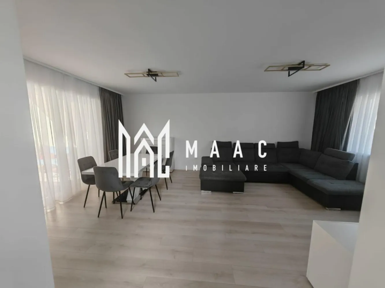Casa 4 camere | 150mp | Terasa | Vasile Aaron - Selimbar - MAAC Imobiliare ofera spre inchiriere casa noua tip duplex, moderna, complet utilata si mobilata dupa preferintele si nevoile chiriasului, in zona Vasile Aaron - Selimbar.

Locuinta decomandata este alcatuita din living cu iesire pe terasa, bucatarie separata si baie cu dus si geam la parter, iar la etaj sunt 3 dormitoare, baie cu cada si geam si balcon.

Proprietatea este la prima inchiriere, are incalzire in pardoseala cu termostat in fiecare incapere, iar curtea are aproximativ 200 mp liberi si o terasa acoperita pe care se iese din living si din bucatarie. 

Se pot parca 3 masini in curte.

Proprietatea este situata intr-o zona linistita si insorita de case, la numai cateva minute de mers de Shopping City.

Se perecepe o chirie in avans si garantie in cuantumul unei chirii lunare. Disponibilitate imediata.

Pentru mai multe detalii sau pentru a programa o vizionare, va rugam specificati telefonic: CP2833163