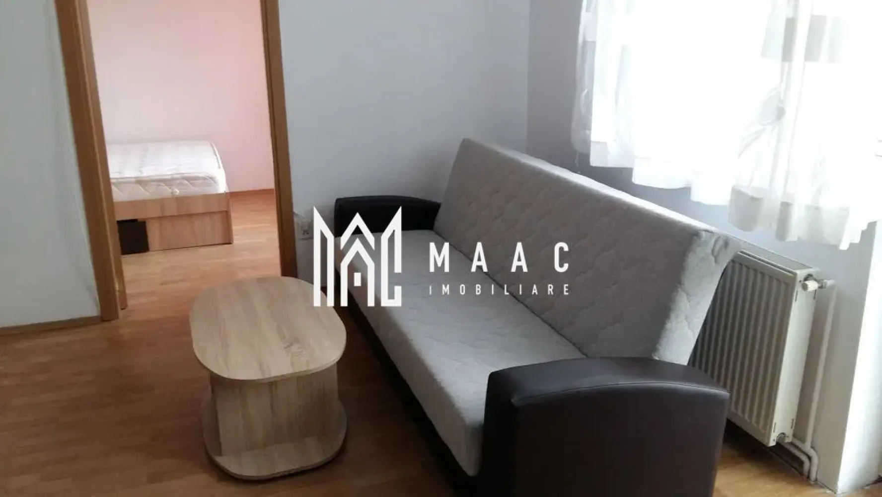 Apartament 3 camere | Etaj 3 | Balcon | 55 MPU | Mihai Viteazul - MAAC Imobiliare vă propune spre închiriere un apartament cu 3 camere, situat în zona Mihai Viteazu, la etajul 3 al unui imobil bine întreținut. Compartimentare: Living 2 dormitoare decomandate Bucătărie complet utilată Baie Balcon închis cu geamuri termopan Dotări și facilități: Centrală termică proprie Aragaz cu hotă Frigider Mașină de spălat rufe Mobilier complet (dulapuri, noptiere) TV Conexiuni pentru cablu TV și internet Ușă metalică la intrare Alte detalii: Plata tuturor utilităților (gaz, curent, cablu, internet, taxe) se face direct către proprietar Contract de închiriere pe minim 1 an Nu se acceptă animale de companie Preț chirie: 350 euro / lună Pentru mai multe detalii sau programarea unei vizionări, nu ezitați să ne contactați specificand ID: CP2878156 }}