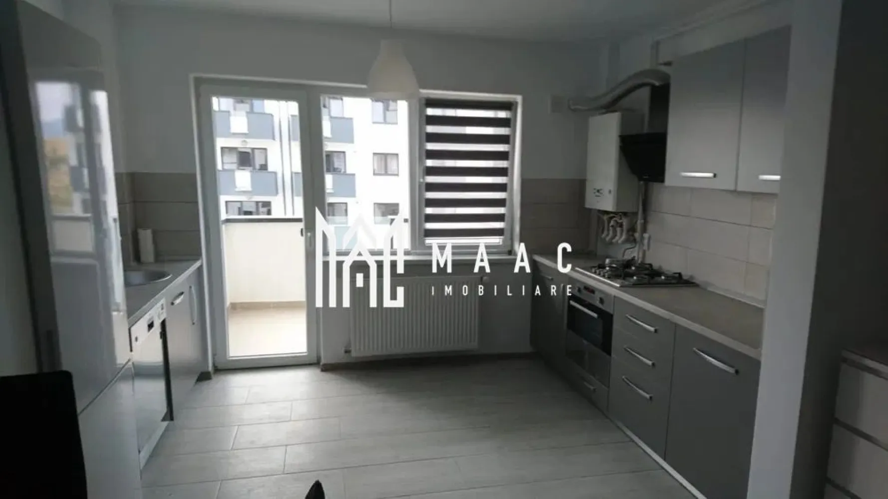 Apartament 2 Camere I Modern I 2/4 I West Side Park Residence - Maac Imobiliare oferă spre închiriere un apartament cu 2 camere, amplasat în zona Calea Surii Mici.

Proprietatea este compusă din dormitoare, living open-space cu bucătărie, baie, balcon deschis si un loc de parcare inclus in pretul chiriei.

Se inchiriaza pe minim 12 luni.
Se percepe garantie in cuantumul unei chirii lunare.
Se preda mobilat/utilat.
Disponibil imediat.

Apartamentul are disponibil un al doilea loc de parcare ce poate fii adaugat chiriei contra-cost.

Nu se accepta animale de companie. 

In apropiere se gasesc stații de autobuz care faciliteaza legaturi rapide cu restul orasului.

Pentru mai multe detalii sau pentru a programa o vizionare, vă rugăm să specificați ID-ul prin telefon: CP2874146