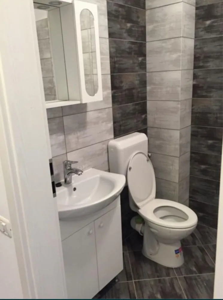 Inchiriere 2camere - Proprietar, inchiriez ap. 2 cam, Viva Residence (Metalurgiei Park), 49mp, dec, bloc nou, mobila, electrocasnice, aer conditionat, tv, usa metalica, et. 5, balcon, mobilat si utilat modern, f aproape de centre comerc, 2’ de stație RATB.