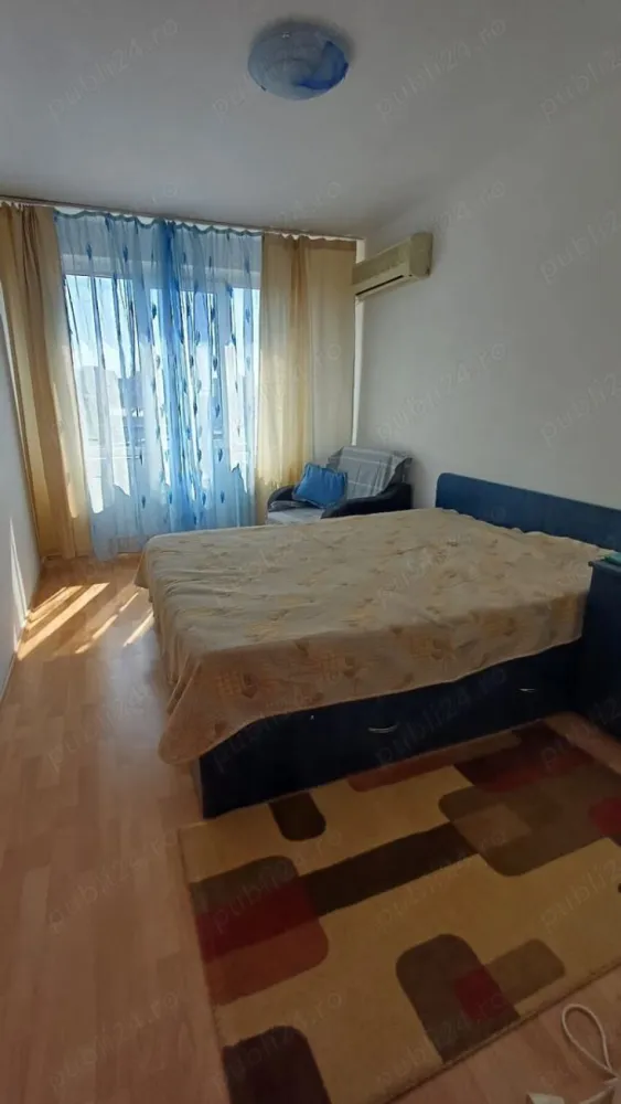 Închiriere 2 camere, 51 mp, zona Auchan Titan, etaj 6 8 - Apartament mobilat, utilat complet spațios, luminos bine conectat.
În apropiere numeroase centre comerciale, grădiniță, scoala.
Pentru detalii și vizionari: (apel telefonic, SMS, Whatsapp)