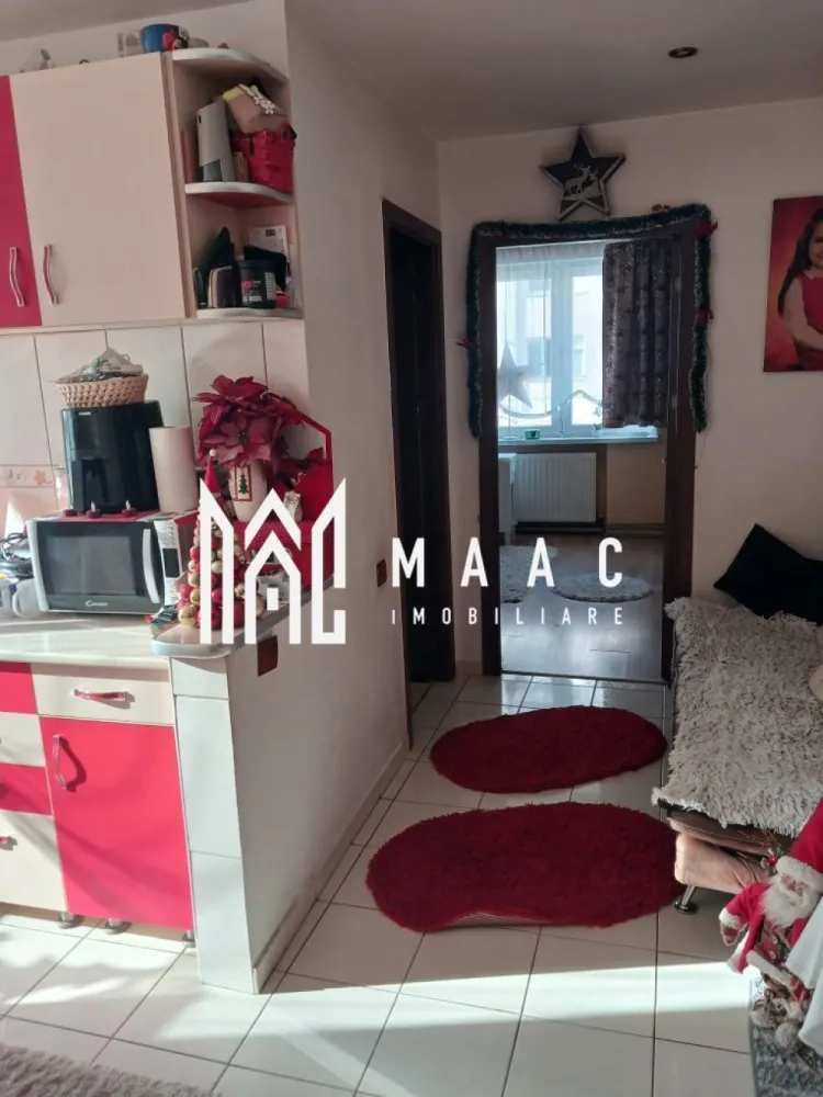 Apartament 2 camere | Etaj 1 | Balcon | 47 MPU | Terezian - MAAC Imobiliare vă propune spre vânzare un apartament cu 2 camere, situat în zona Terezian, o zonă bine conectată și apreciată din Sibiu. Localizare: Zonă centrală, cu acces rapid către oraș Magazine în imediata apropiere Aproape de școli, spații verzi și mijloace de transport în comun Detalii proprietate: Suprafață utilă: 47 mp Etaj: 1 Compartimentare: 2 camere, cu posibilitate de decomandare Bucătărie Baie Balcon Avantaje: Etaj intermediar Zonă liniștită, dar centrală Pretabil pentru investiție, datorită cererii constante pentru închiriere Compartimentare flexibilă, cu potențial de adaptare Pentru mai multe detalii sau programarea unei vizionări, nu ezitați să ne contactați specificand ID: CP2878168 }}