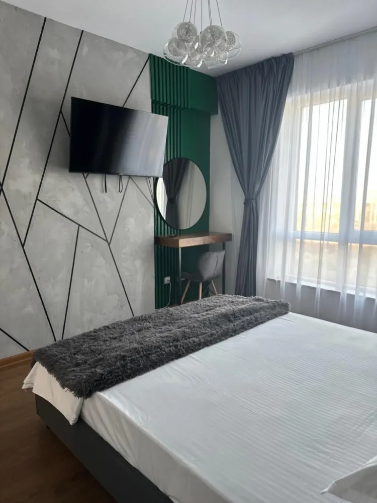 Apartament 2 camere mobilat Militari - posibilitate parcare - **COMISION 0%**

Vă prezentăm un apartament cu 2 camere, situat în cartierul Militari, pe Drumul Ciorogarla nr. 371, într-o zonă accesibilă și bine dezvoltată.

Locuința este amplasată la etajul 2 din 4 cu lift, oferind un echilibru ideal între confort și accesibilitate. Compartimentarea este practică, fiind potrivită atât pentru un cuplu, cât și pentru investiție.

Detalii proprietate:

* Apartament cu 2 camere
* Etaj 2 din 4
* Locație: Drumul Ciorogarla nr. 371
* Compartimentare eficientă

Avantaje:

* Amplasare într-o zonă cu acces rapid la magazine, supermarketuri și alte facilități
* Apropiere de mijloacele de transport în comun
* Loc de parcare privat, oferind un plus de confort și siguranță
* Zonă în continuă dezvoltare, cu potențial bun pentru investiție

Apartamentul reprezintă o alegere practică pentru cei care caută o locuință bine poziționată, într-un cartier cu acces facil la toate punctele de interes.

Pentru mai multe detalii sau programarea unei vizionări, vă stăm la dispoziție.