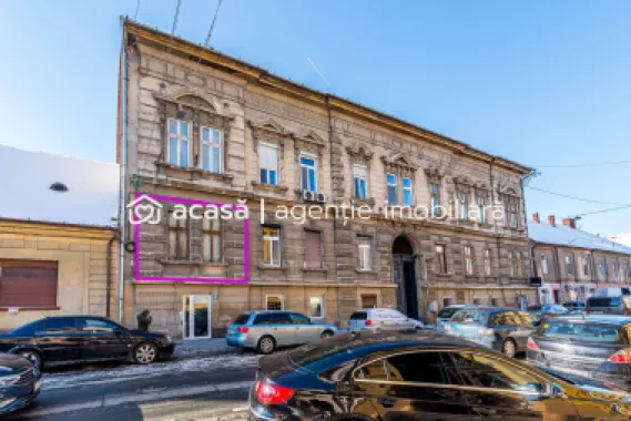 Apartament la parter înalt, str. Lucian Blaga, centrul Aradului