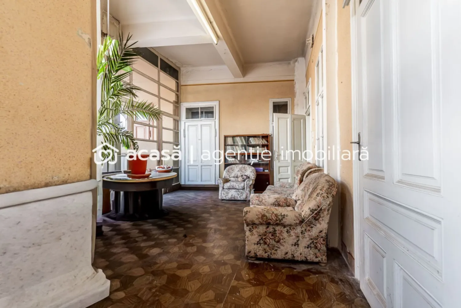 Apartament la parter înalt, str. Lucian Blaga, centrul Aradului