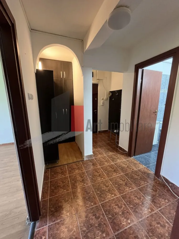 Drumul Taberei Plaza - Dr Taberei, la 5 min de metrou Parc Dr Taberei, intre Moghioros si Plaza Romania, parter/4, confort 1, decomandat, liber, utilat si mobilat, cu imbunatatiri, bloc reabilitat.Blocul este pozitionat aproape de metrou, tramvai 41, STB, parc si piata , LIDL si la 7 min de Lujerului. Actele sunt pregatite pentru vanzare.