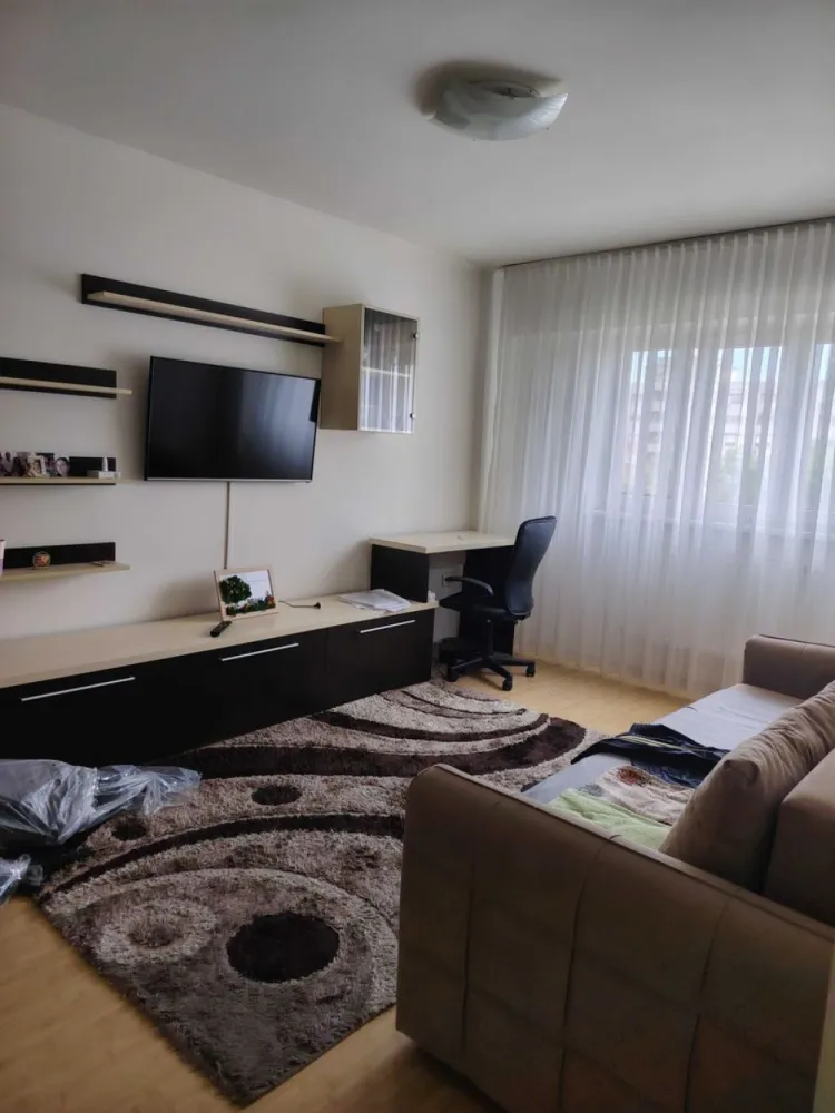 BRASADAS vinde ap 2 cam etaj 4/8,in zona SOARELUI. - Agenția imobiliara BRASADAS vinde apartamant cu 2 camere, in Piata Soarelui, etaj 4 din 8, lift. 
Zona este foarte buna, langa Lidl și Supeco.
Www.brasadas.com.