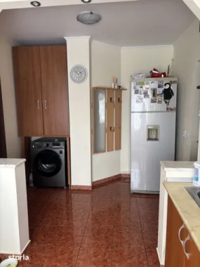 BRASADAS vinde ap 3 cam etaj 4/10 Micro 15 utilat mobilat.