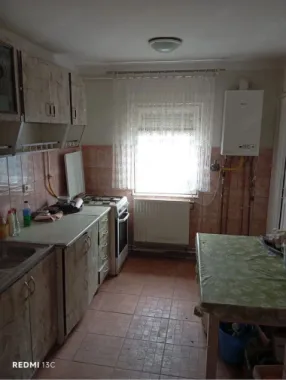Apartament 3 camere de vanzare