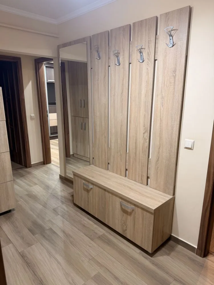 BRASADAS vinde ap 3 cam etaj 3/4 in Carpați 2. - Agenția imobiliara BRASADAS vinde apartament cu 3 camere și 2 balcoane, zona Carpați 2, decomandat, cu o suprafață utilă de 80 mp, 
Apartament se vinde exact așa cum este în poze. 
Www.brasadas.com.
