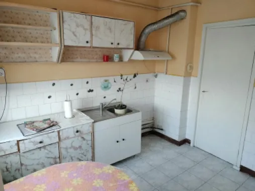 BRASADAS vinde ap 3 cam etaj 4/4 in Micro 16 Brândușa.