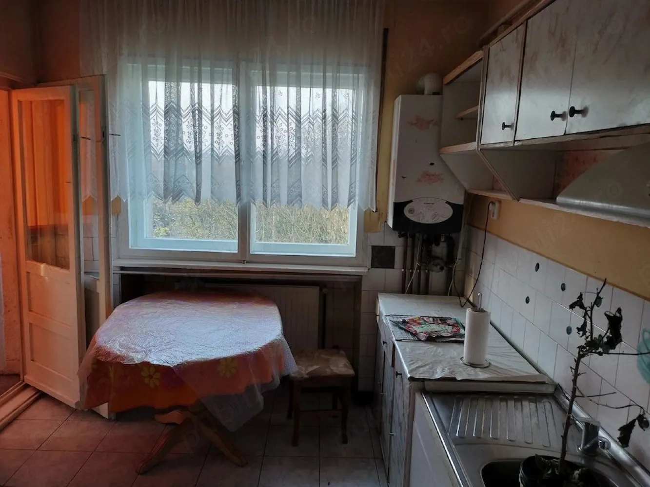 BRASADAS vinde ap 3 cam etaj 4/4 in Micro 16 Brândușa. - BRASADAS vinde apartament cu 3 camere in Micro 16, bloc de colț din BCA, etaj 4/4, cu acoperiș. Bucătărie mare cu cămară generoasă, 2 băi, 2 balcoane închise, centrală pe gaz, instalație cupru, boxă beci, uscat, fără igrasie, finisaje clasice.
Www.brasadas.com.