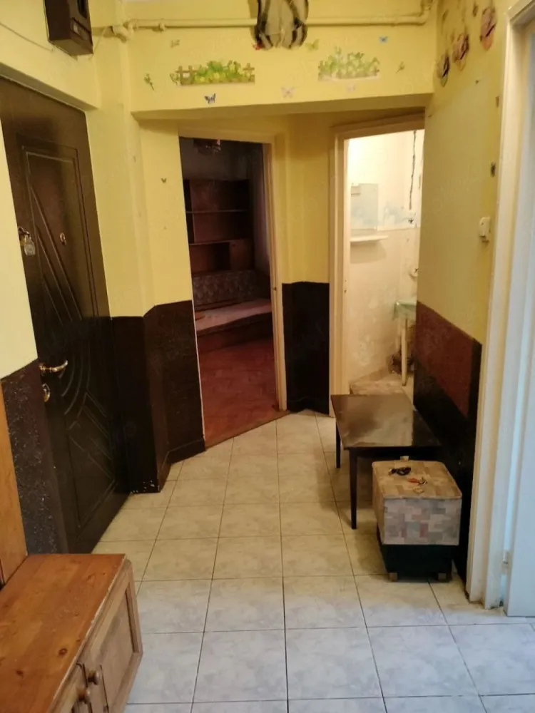 BRASADAS vinde ap 3 cam etaj 4/4 in Micro 16 Brândușa. - BRASADAS vinde apartament cu 3 camere in Micro 16, bloc de colț din BCA, etaj 4/4, cu acoperiș. Bucătărie mare cu cămară generoasă, 2 băi, 2 balcoane închise, centrală pe gaz, instalație cupru, boxă beci, uscat, fără igrasie, finisaje clasice.
Www.brasadas.com.